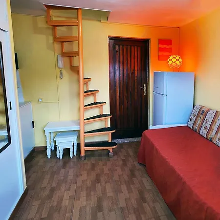 Charming With Sea View In 14 M²